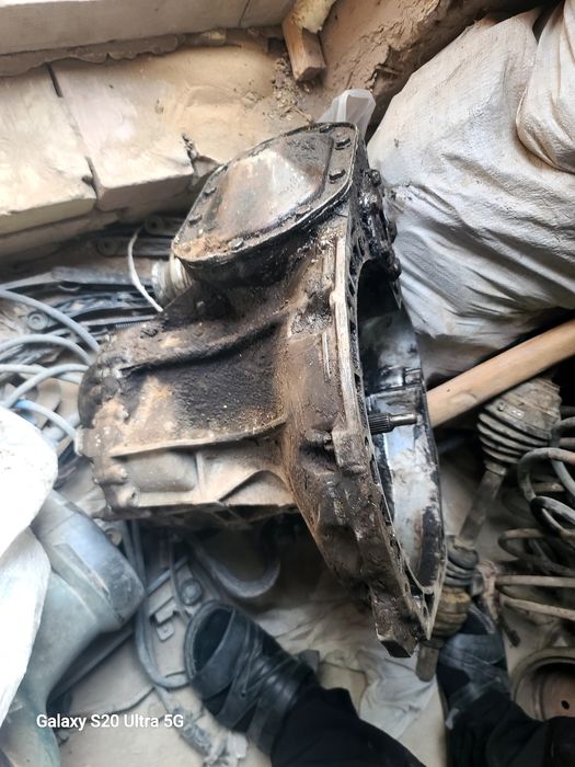 Karabka sotiladi nexia