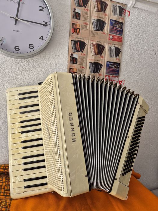 Acordeon Hohner Verdi II în Sata