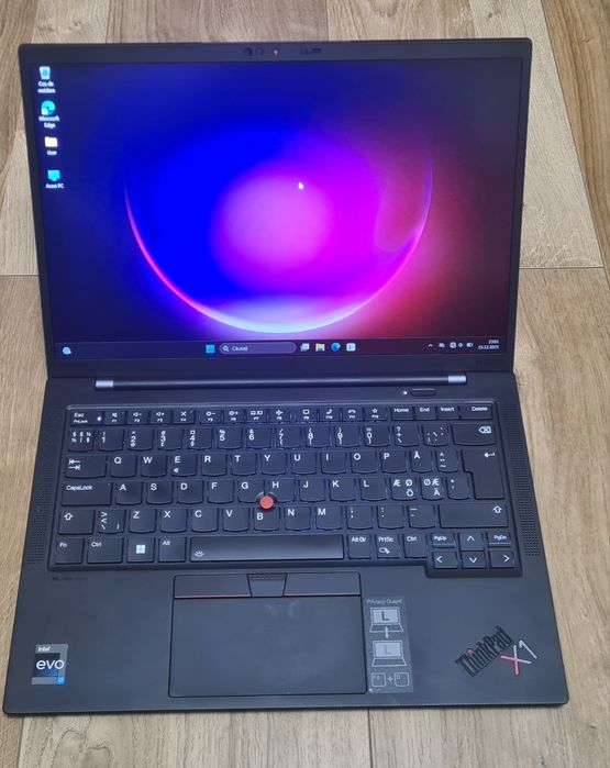 Lenovo Thinkpad X1 Carbon Gen11, i7 1355u, 32 GB RAM, ssd 1 TB