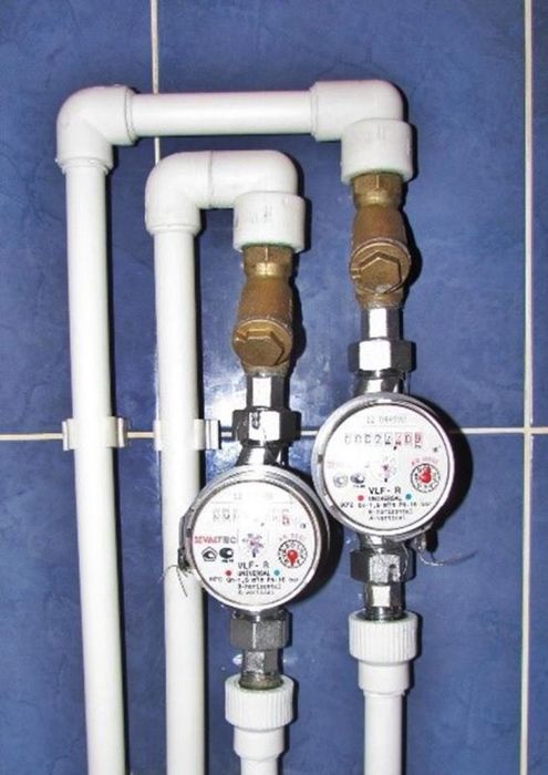 Сантехник, отопление, работа перфоратором