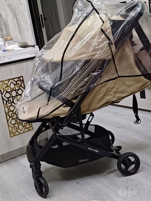 Продаётся фирменный коляска Easywalker Miley2
