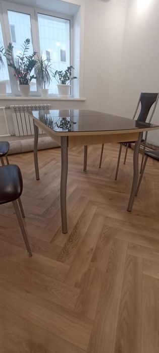 Продам стол со стульями