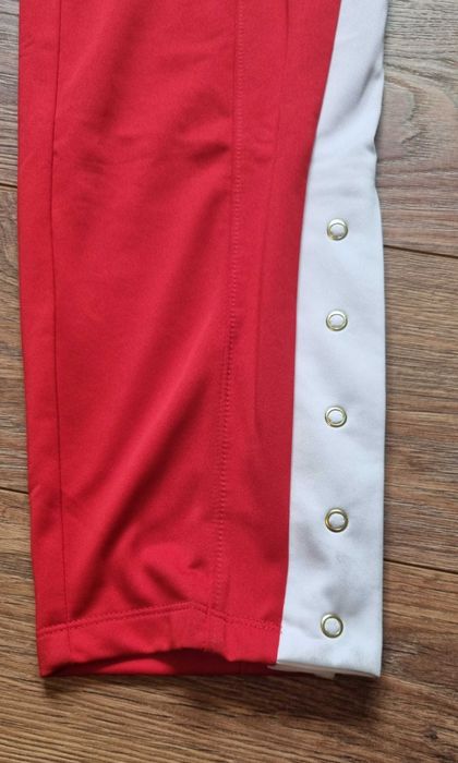 Оригинално дамско долните на ASICS.