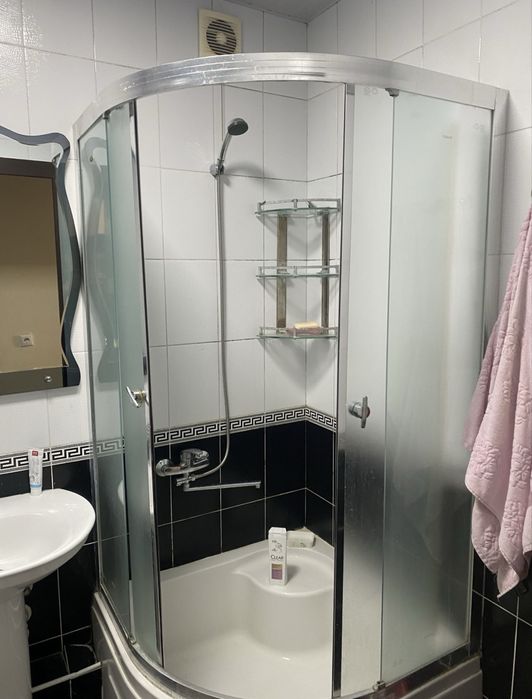 2 xonali uyni 1 xonasi student qizlarga yoki ishchi ayollarga beriladi