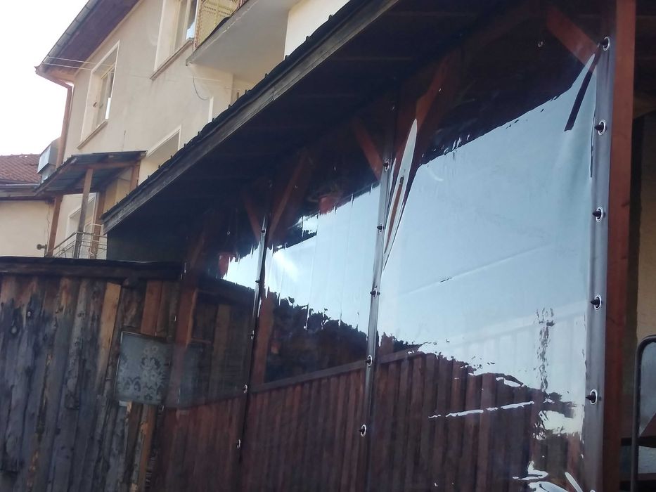 Ветроупорни Завеси - заветряне на мотокари, врати с ресни