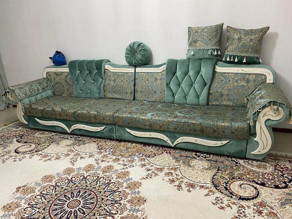 Продам диван 3,5 метров