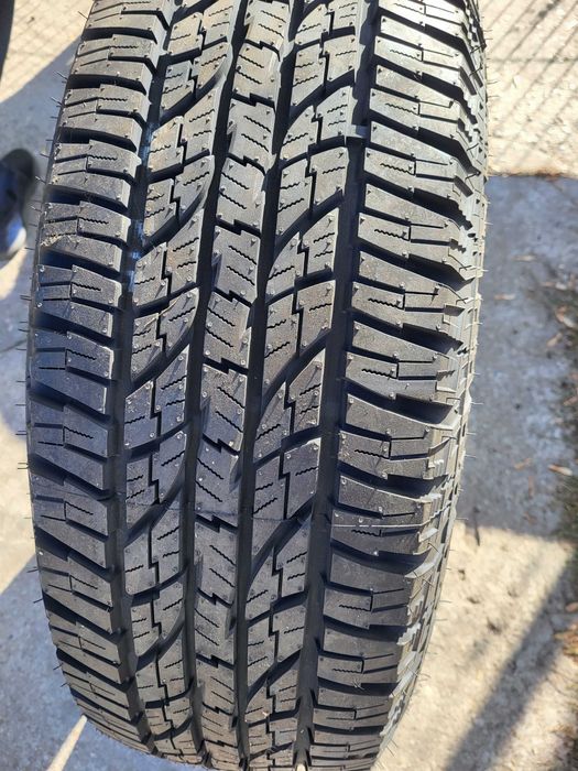 Vand anvelope noi all season,all terrain  235/60 R18 Yokohama M+S,fulg