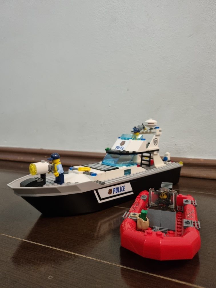 Lego store patrol boat