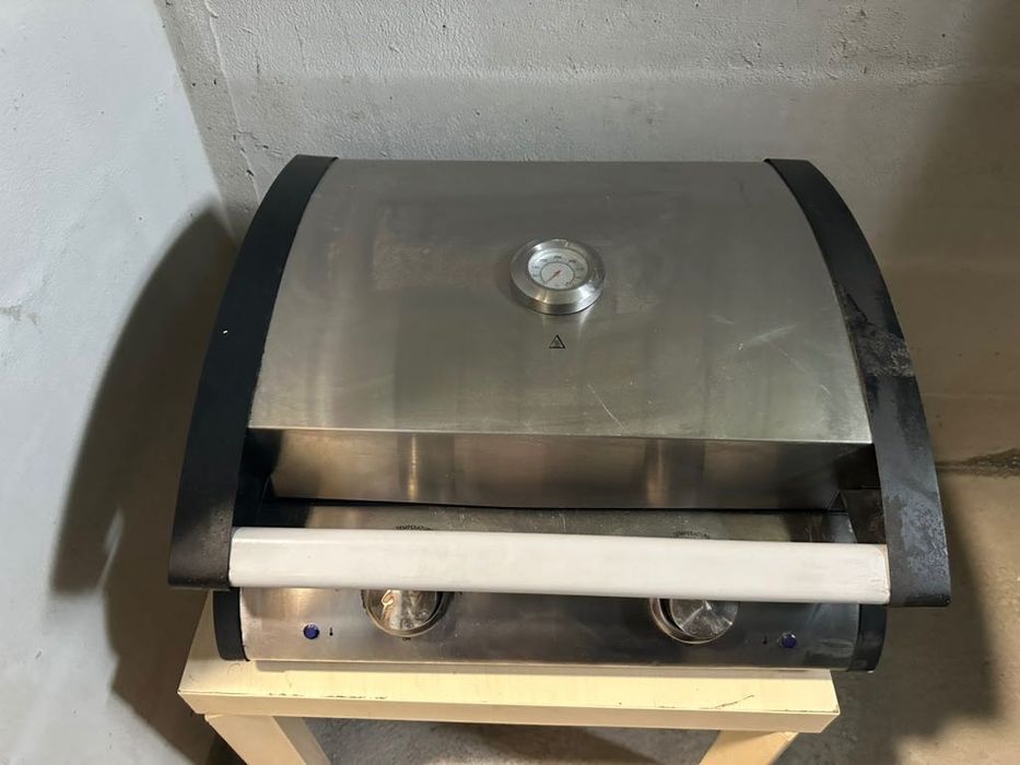 Gratar electric barbeque