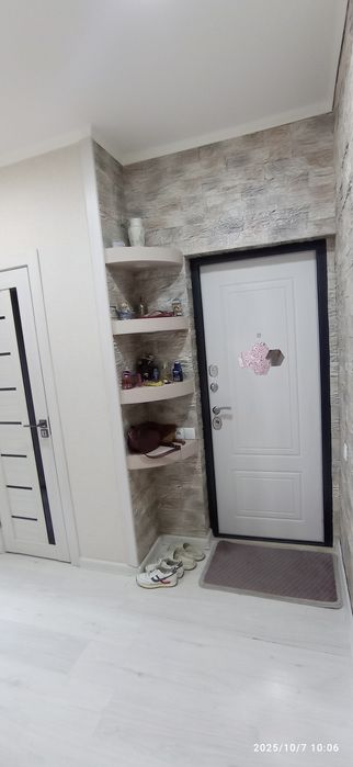 Продается 1 комнатная квартира на Кара Камыше 2/5,  42.5 КВ. М.