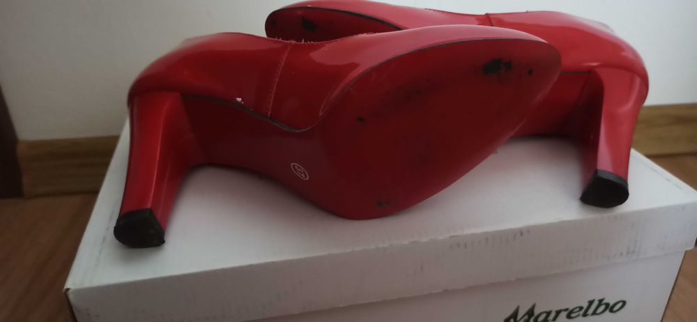 Pantofi din piele naturala lacuita