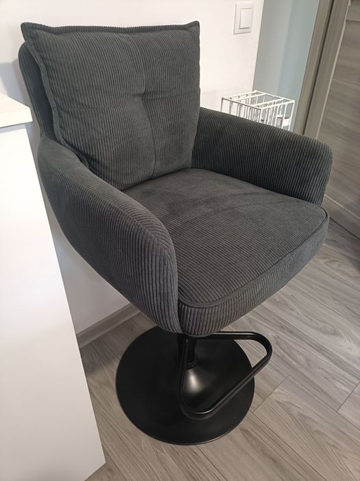 Scaun de bar sau make-up