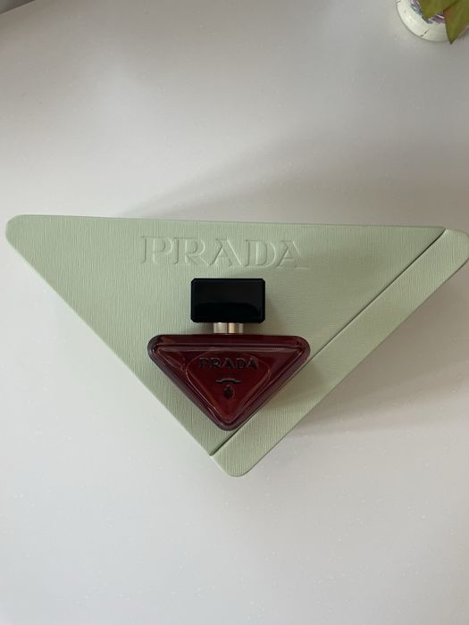 Продам оригинальный парфюм Prada Paradoxe Intense (50 мл)