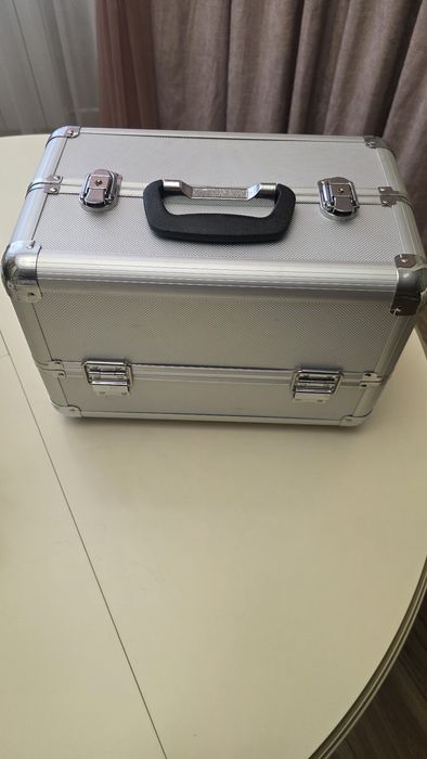 Продам кейс для косметики