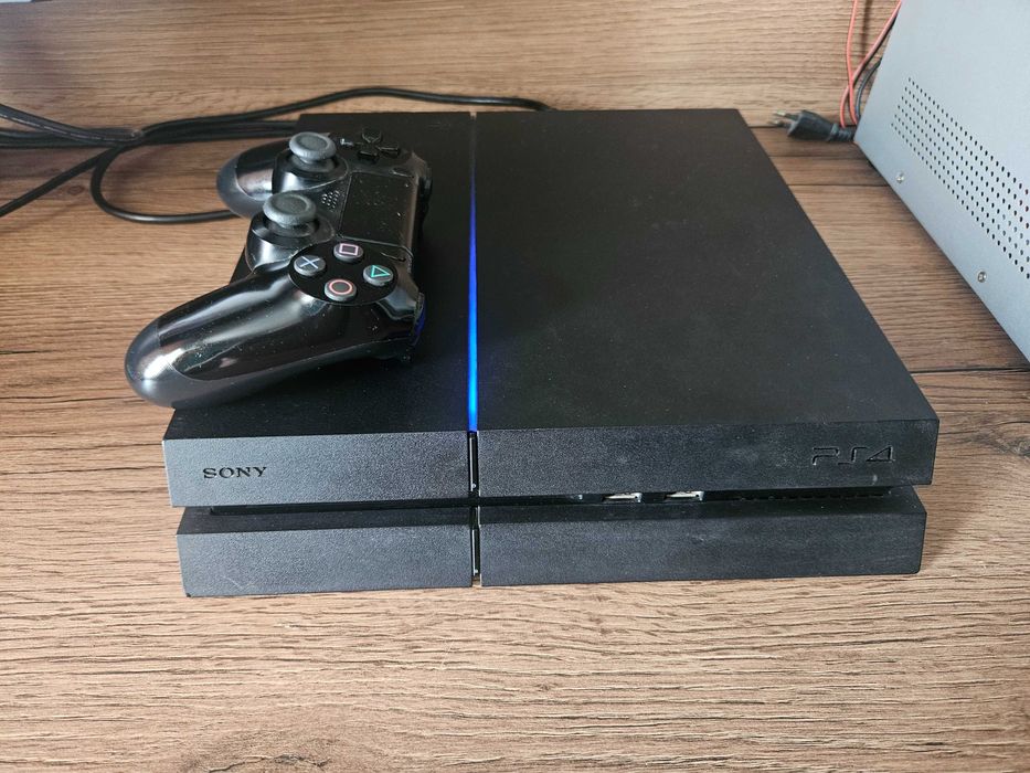 Sony Playstation 4 + игры