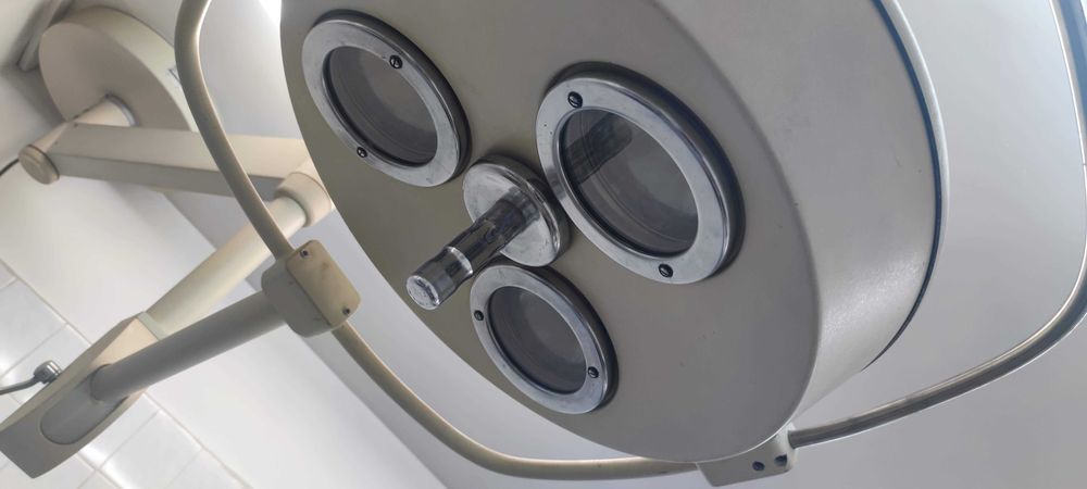 Операционна лампа MEDICOR MLM-30