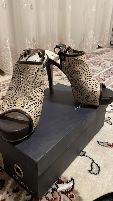 Женские Босоножки на каблуках летние