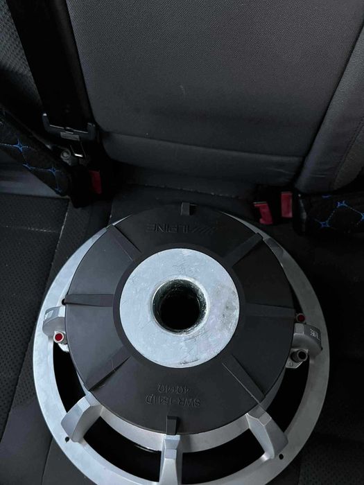 Difuzor Alpine SWR-1541D + Incinta Sealed 15 inch