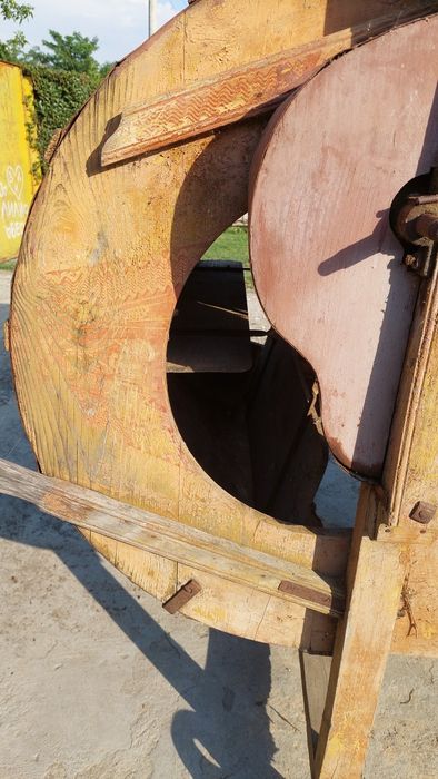 Веялки в автентичен вид и много запазена.