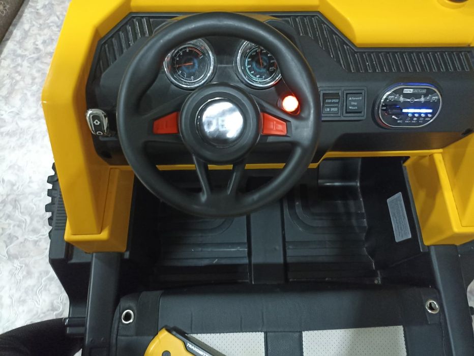 Продам детскую машину