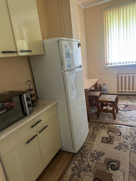 Ц6.Улица Хуршида. Продам  2 комнатную квартиру на 3 этаже 4 этажки.
