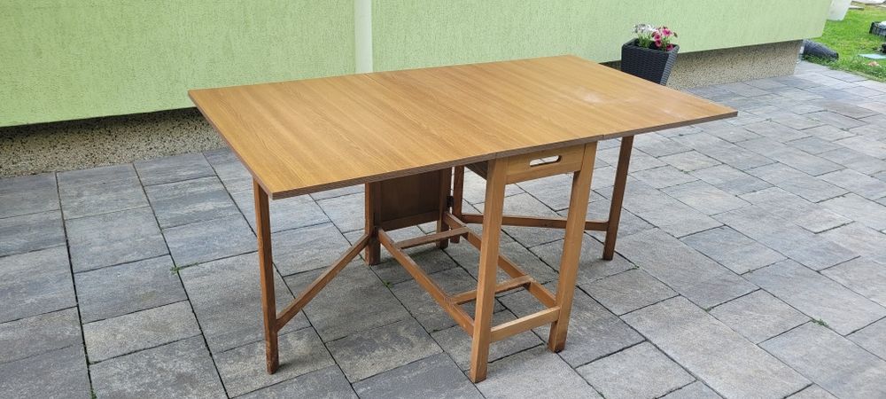Set masă și 6 scaune pliabile