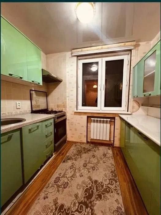 Буюк Ипак Йўли метро яқинида 2 хонали квартира узоқ муддатга ижарага