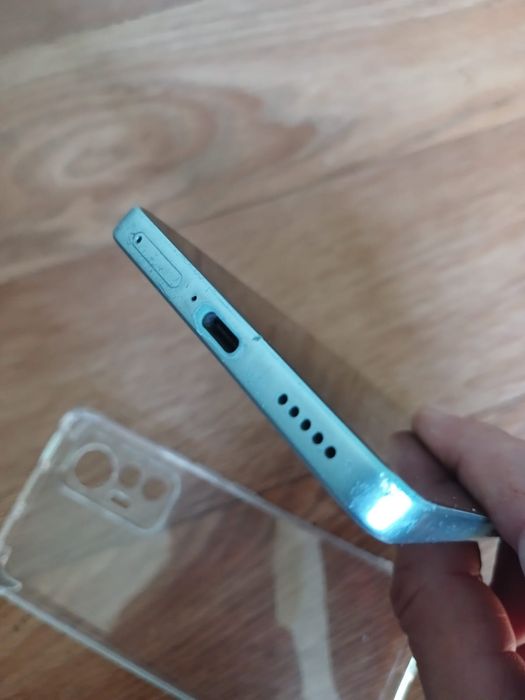 Xiaomi 12 lait . Продаю.