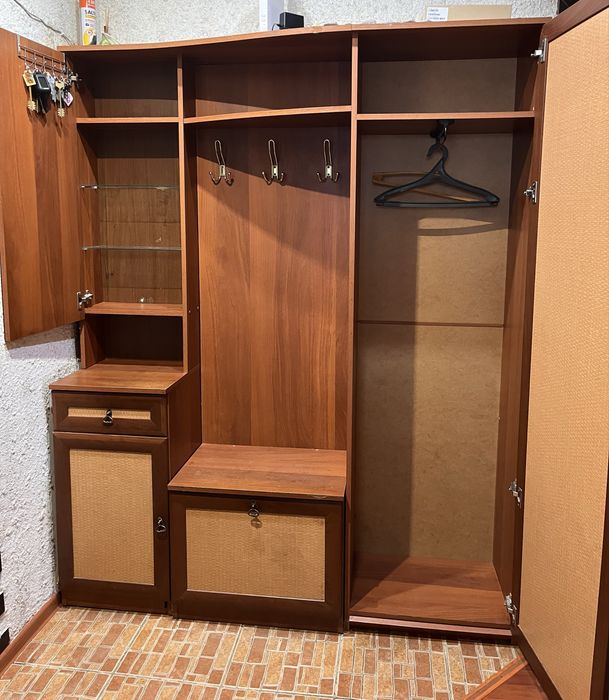 Продам прихожую б/у, продам прихожую