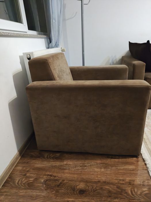 Fotoliu  maro  confortabil