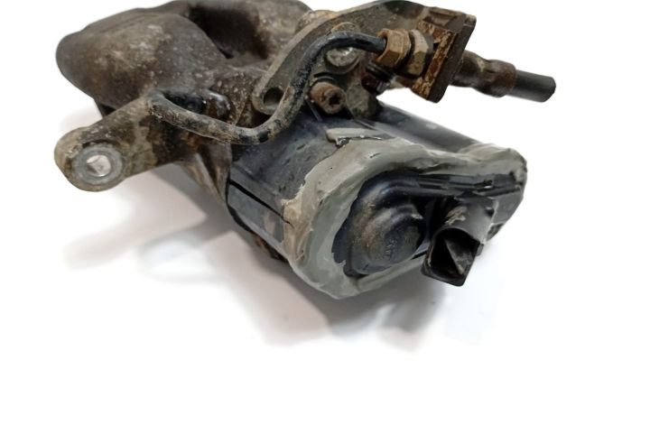 Etrier  dreapta spate Volkswagen VW Passat B6