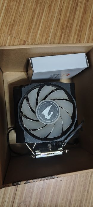 Кулер Gigabyte Aorus ATC800