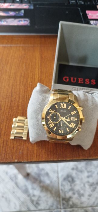 Часовник Guess Atlas