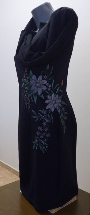 Ръчно рисувана рокля