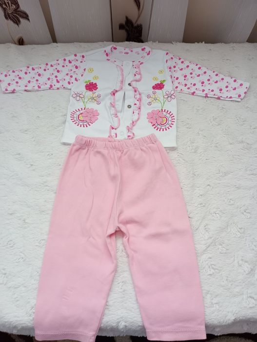 Vând  hăinuțe  fetiță mărimile:,68,74,80,86