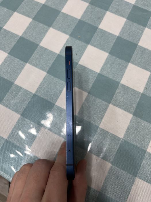 Продам айфон 12 в синем цвете