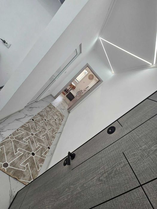 Дава се под наем Двустаен апартамент в Разград, Център - 62 кв.м за 382.5 € - Снимка #4