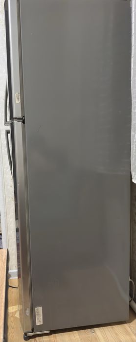 Холодильник Lg продаётся