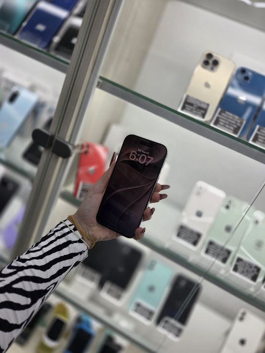 Humor GSM oferă spre vânzare / iPhone 16 Pro / 128 GB / White / Baterie 98% / Garanție 12 luni / Rate
