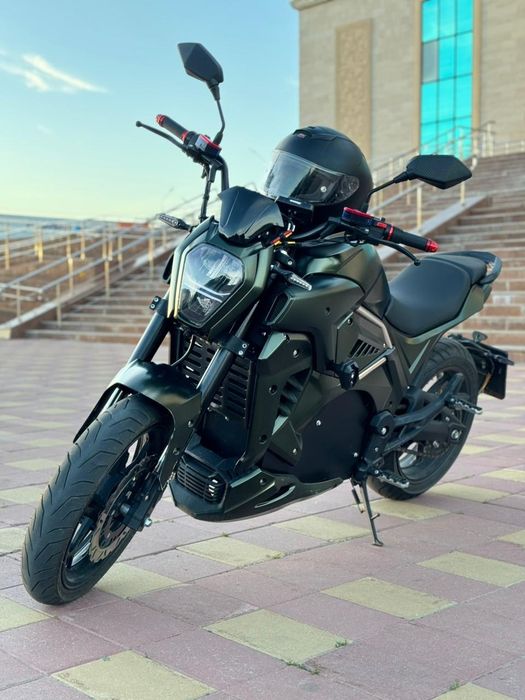 электромотоцикл Ducati Diavel 2025.