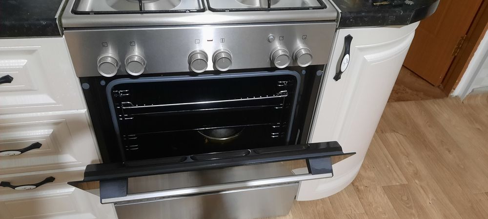 Продам Газовую плиту