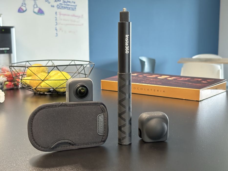 Insta360 X3 + калъф + invisible stick
