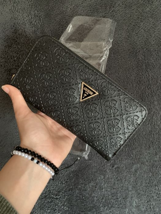 Portofel GUESS? for Women - OFERTĂ DOAR 49 RON