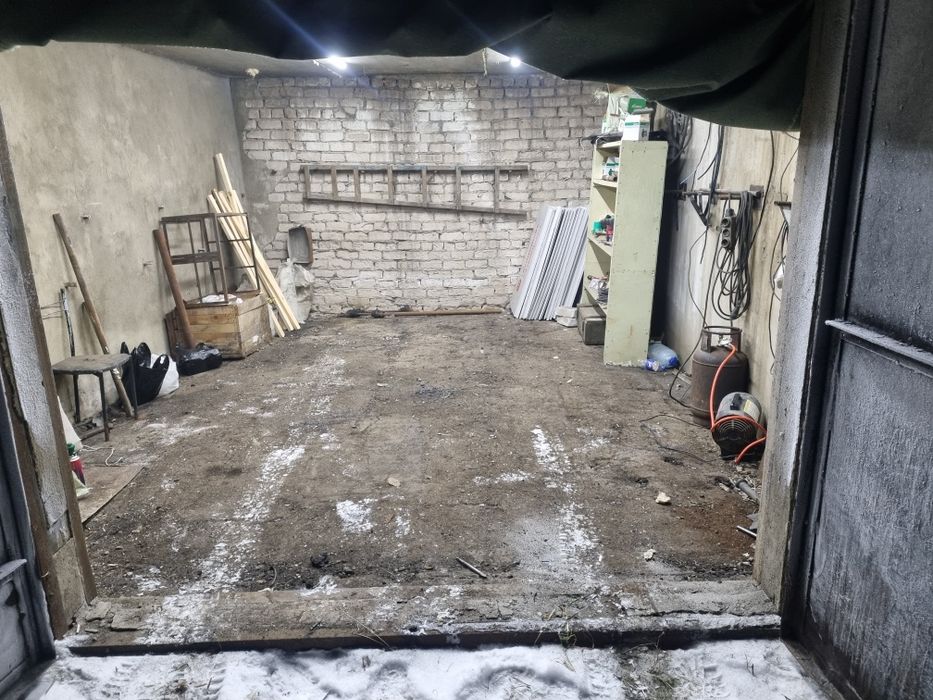 Продам 2 рядом стоящих гаража