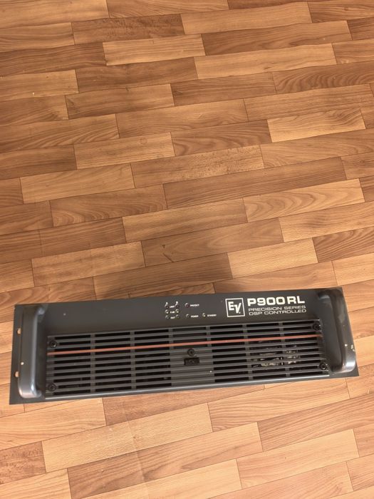 Усилитель звука. EV P900