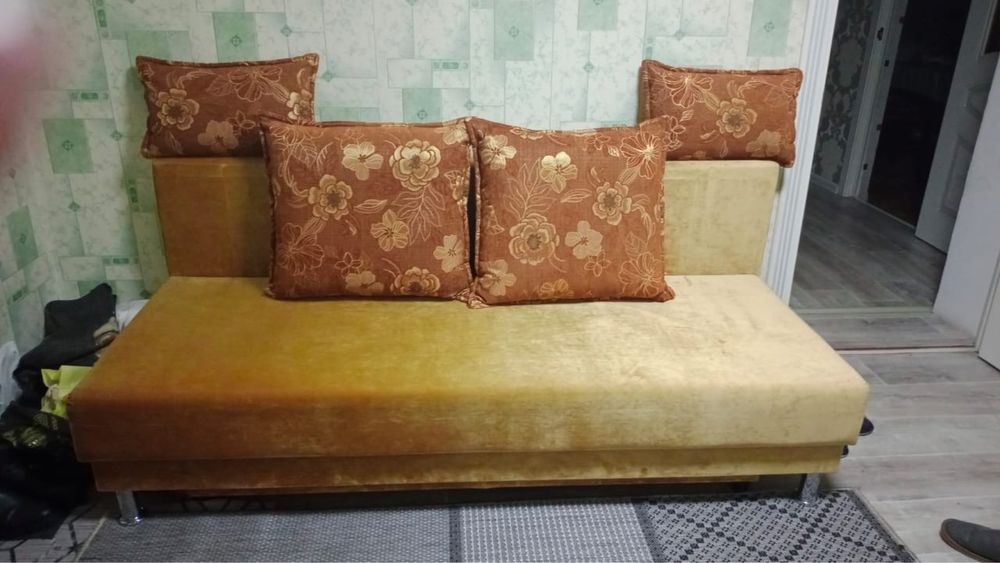 Продам диван раздвижной