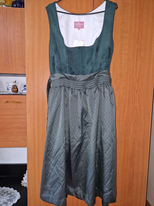 Costum traditional de damă  nemțesc