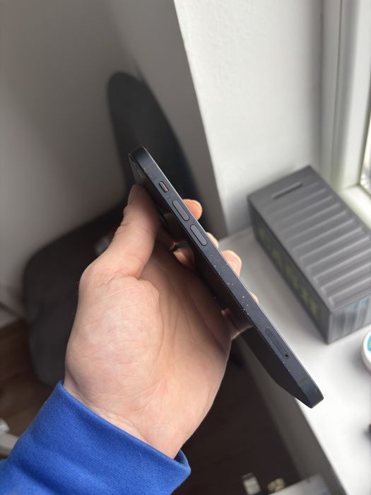 Vand Iphone 12 black