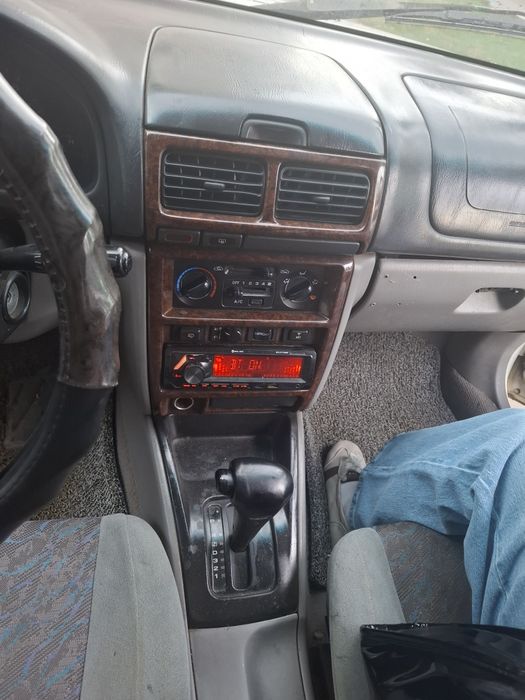 Машина Subaru forester 1997 года