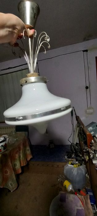 Продам люстру в отличном состоянии